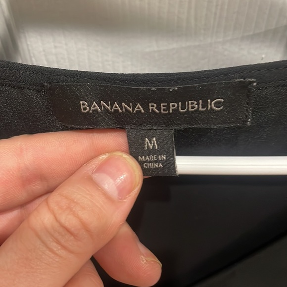 Banana Republic Black Sleeveless - Picture 4 of 4